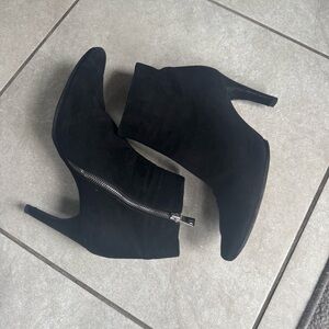 Bally Black suede Heeled ankle Boots - size 7